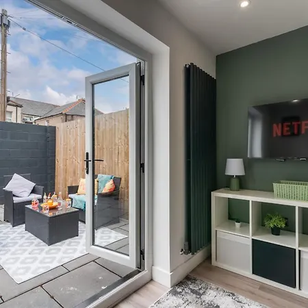 Luxury Apartments In Cardiff City Centre Exterior photo