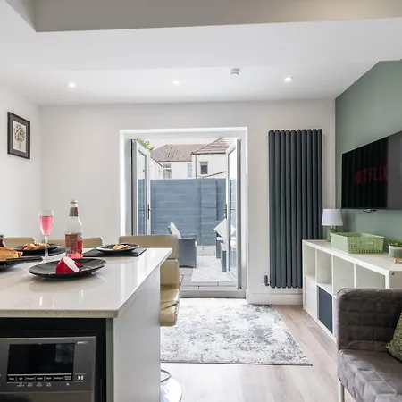 Luxury Apartments In Cardiff City Centre Exterior photo