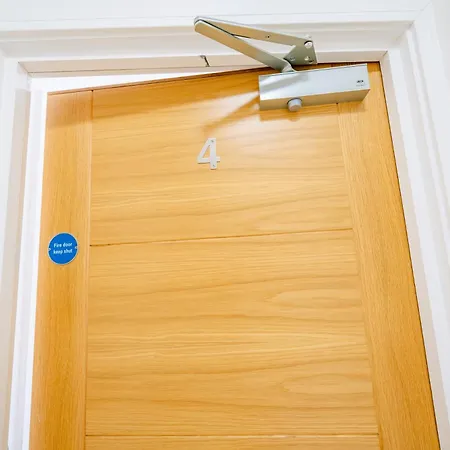 Luxury Apartments In Cardiff City Centre Room photo