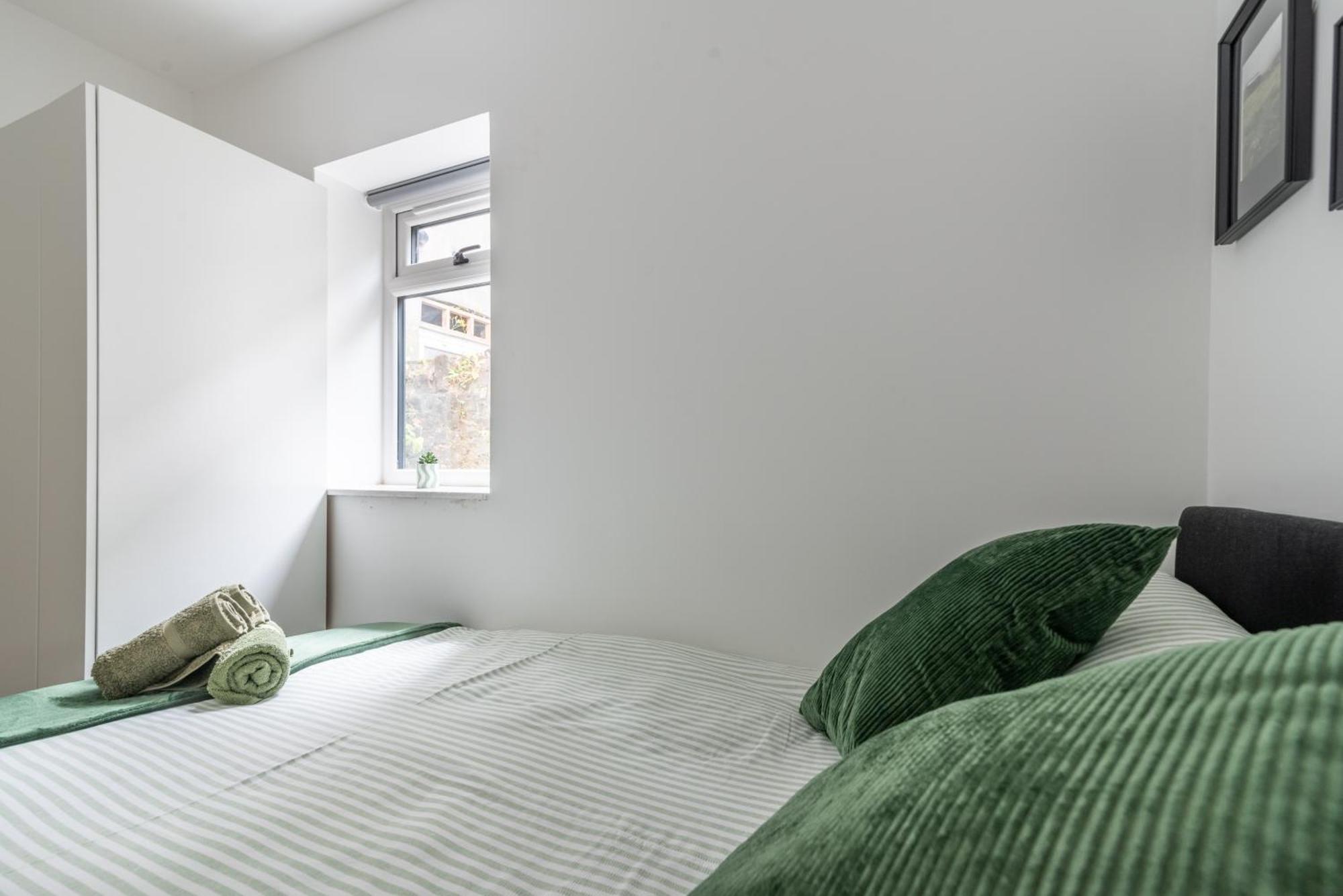 Luxury Apartments In Cardiff City Centre Apartment *