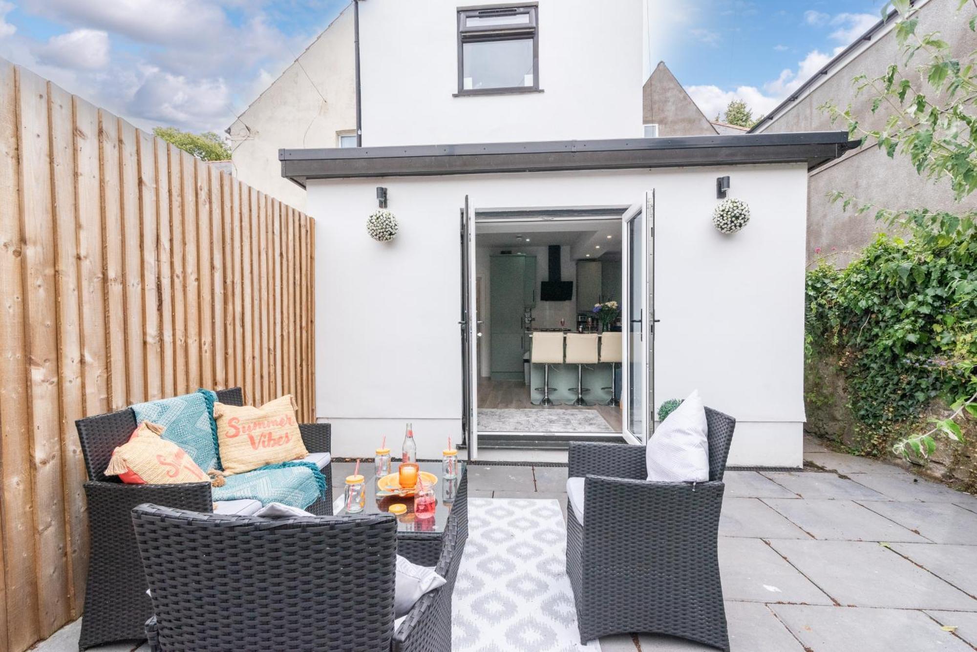 Luxury Apartments In Cardiff City Centre Apartment *