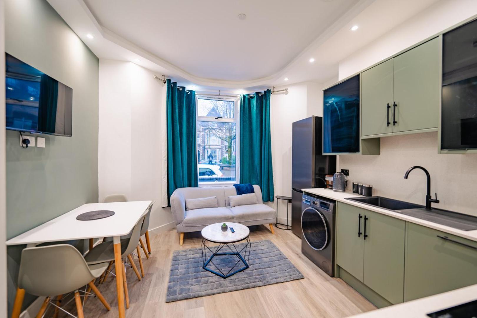 Luxury Apartments In Cardiff City Centre Apartment