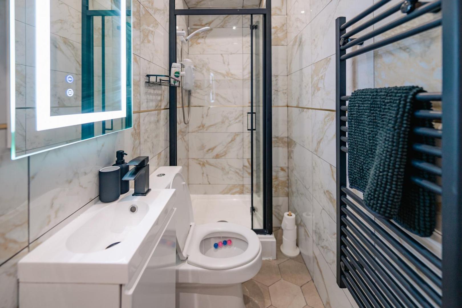 Luxury Apartments In Cardiff City Centre Apartment *