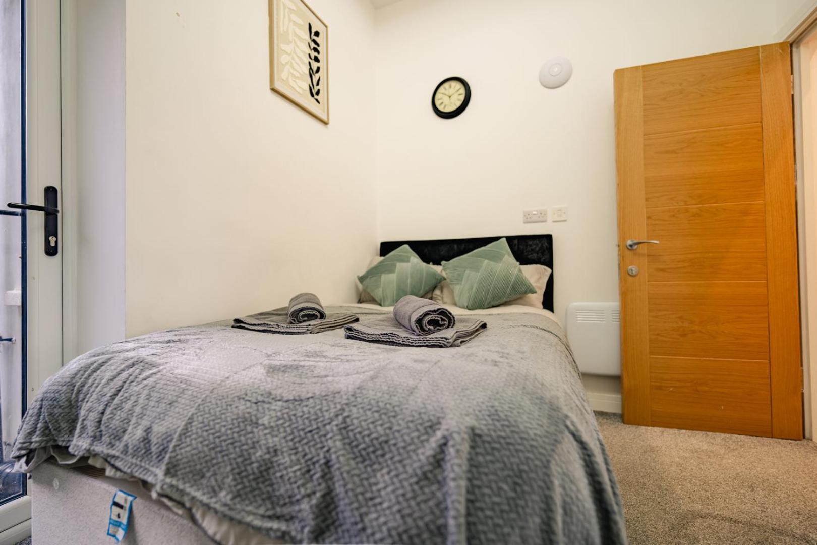 Luxury Apartments In Cardiff City Centre *