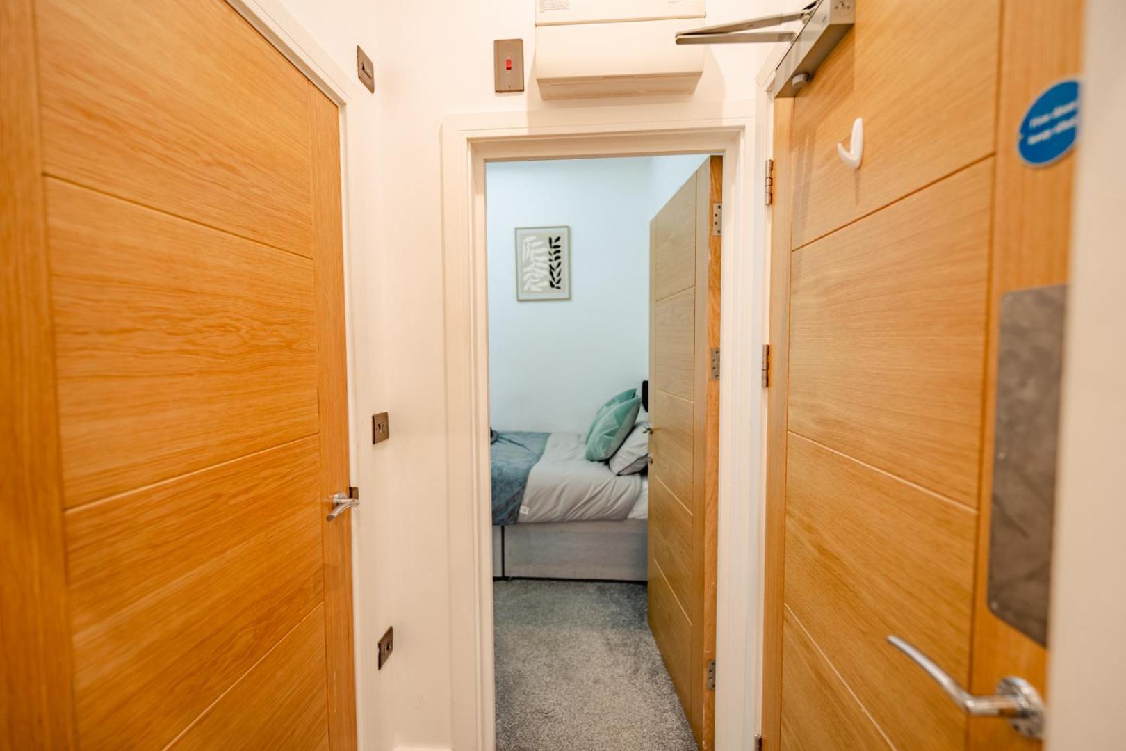 Luxury Apartments In Cardiff City Centre Apartment