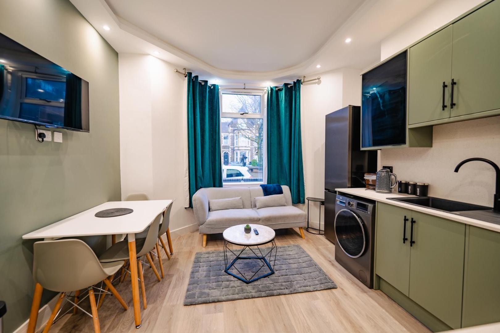 Luxury Apartments In Cardiff City Centre Apartment *