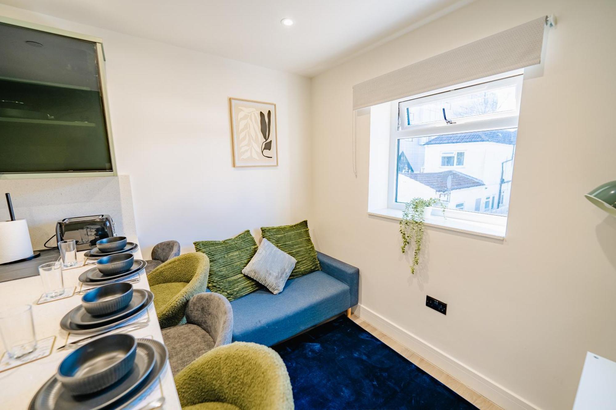 Luxury Apartments In Cardiff City Centre Apartment *